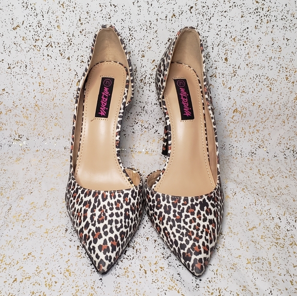 Wild Diva White Leopard Pointed Toe Heels - Picture 3 of 9
